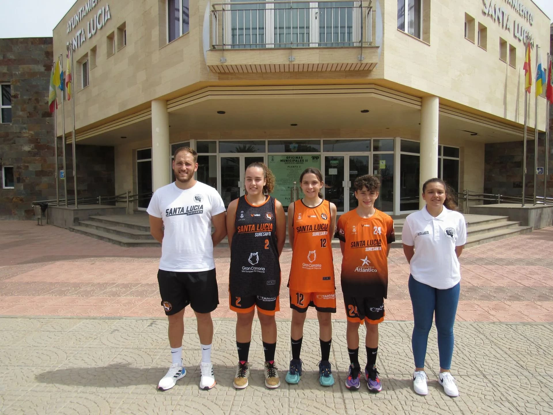 ESTRENAMOS LAS NUEVAS EQUIPACIONES
