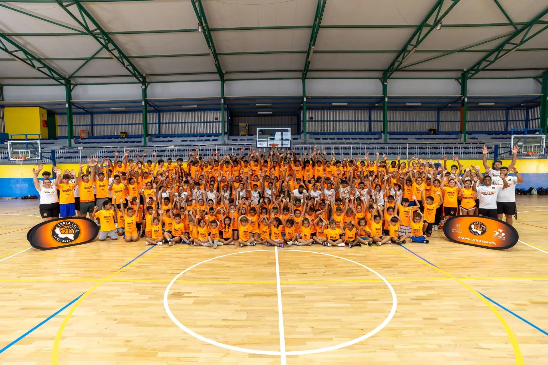 SANTA LUCÍA SURESANTA CLAUSURA UN VERANO DE MUCHO BALONCESTO Y DIVERSIÓN