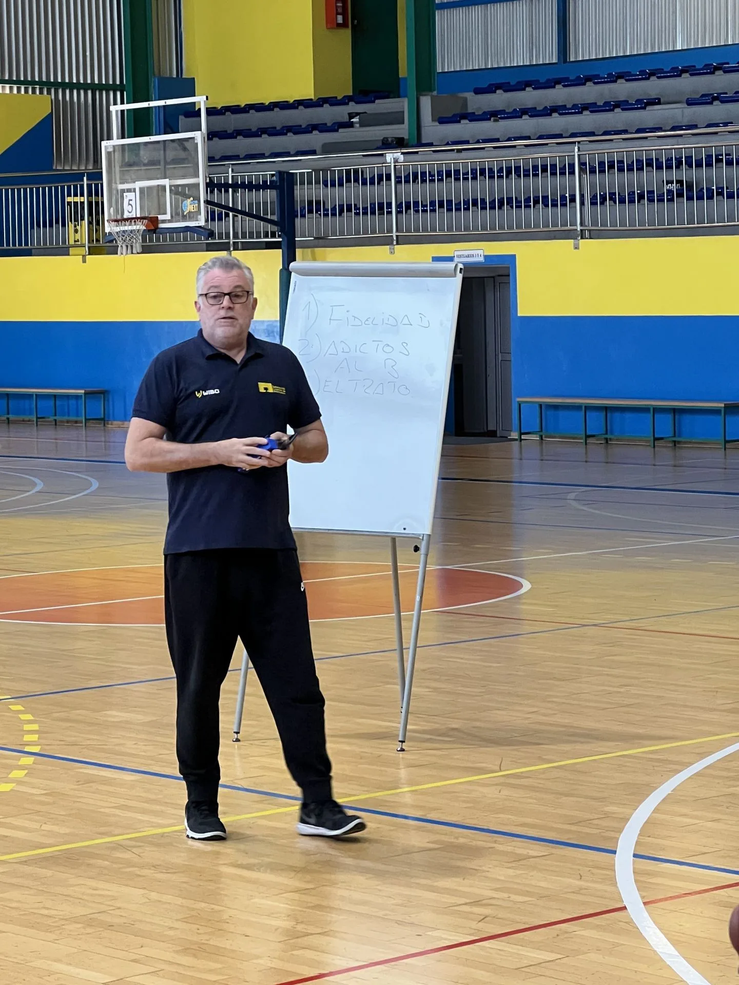 CHARLA CON JORGE OLANO